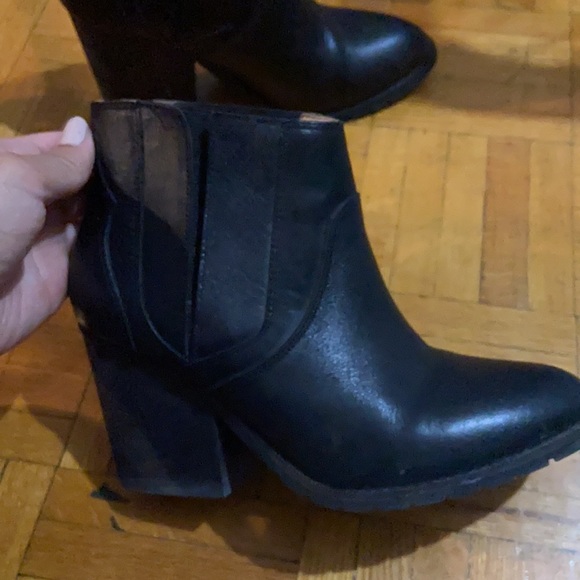 Women’s boot - Picture 2 of 2